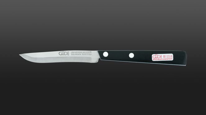 
                    Le Güde couteau universel possède une lame dentée.