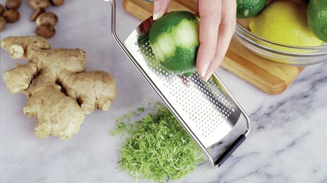
                    The Microplane fine grater is especially suitable for lemon peels