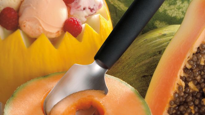 
                    The fruit spoon spoons out a melon