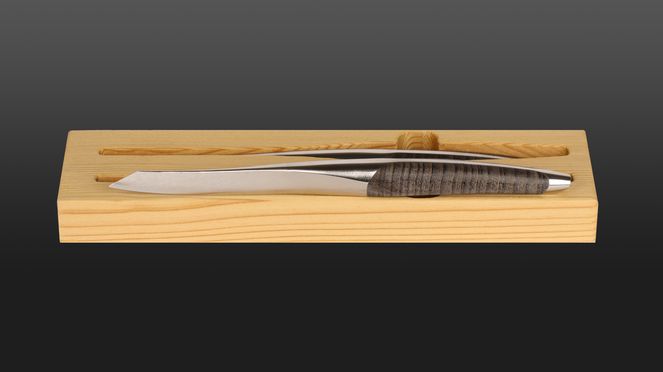 
                    Design Messer in Box aus gedämpftem Tannenholz