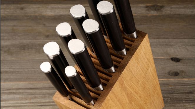
                    Messerblock Schweizer Holz – mit Messern