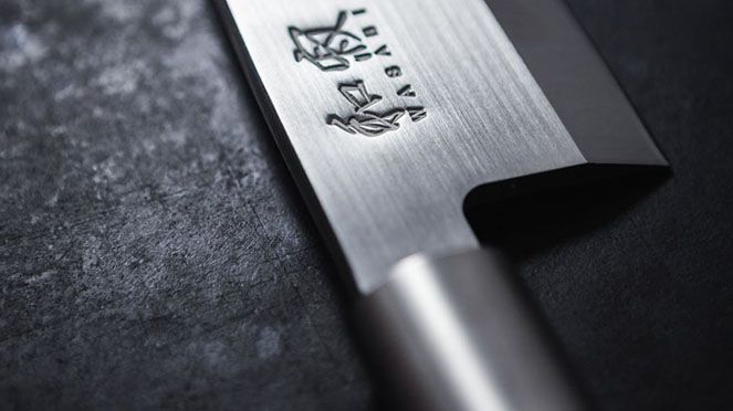 
                    Wasabi knife set with Wasabi logo