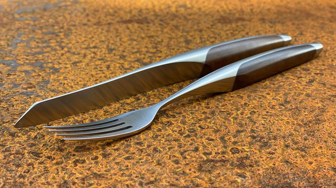 
                    swiss steak cutlery walnut from the sknife knife manufactory Biel