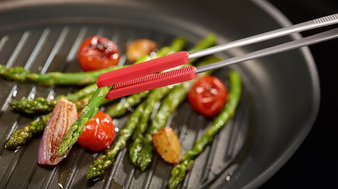 
                    Grill tweezers with protection