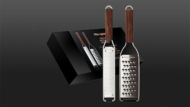 
                    Master Grater set with robust frame and sharp blades in stainless steel