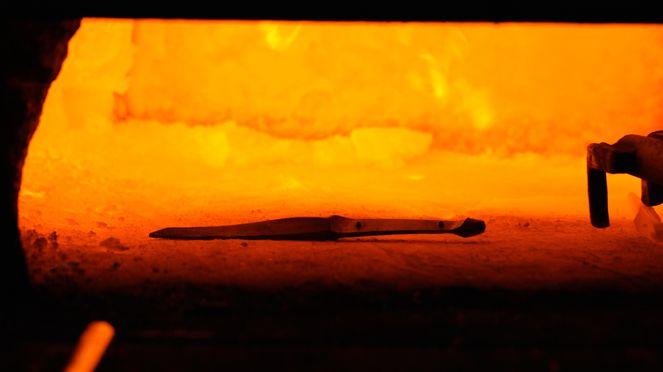 
                    Steak knife set damask: forging in Emmental, finishing in Biel