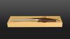 
                    couteau de table suisse avec manche en bois de noyer