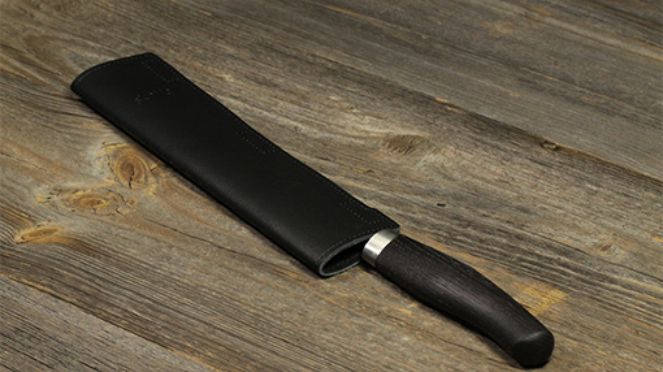 
                    protège-lame magnétique cuir avec couteau Nesmuk