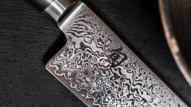 
                    Minamo Utility Knife damask blade 32 layers