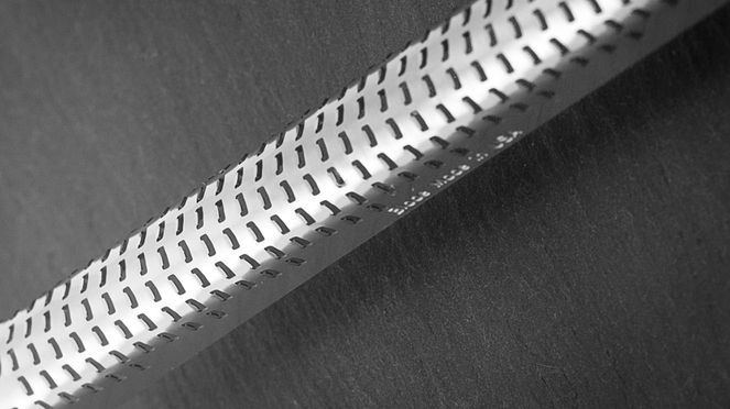 
                    Nutmeg rasp from Microplane: blade detail