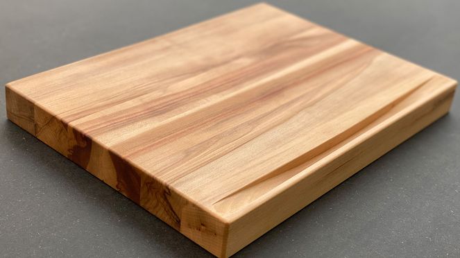 
                    Cutting Board XL made of FSC-certified walnut wood
