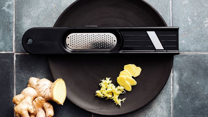 
                    The ginger grater 3-in-1 has photo etched, razor sharp blades - Made in USA