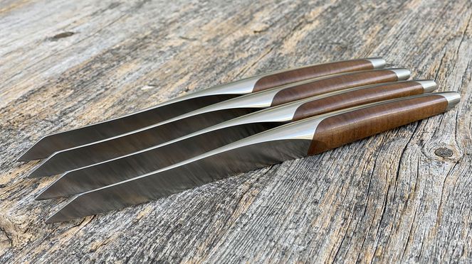 
                    Swiss knife couteau à steak set de 4 – bois de noyer
